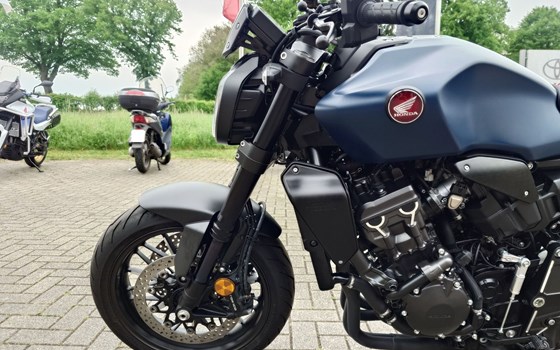 Gebrauchtmotorrad Honda CB1000R Black Edition - Bild 7