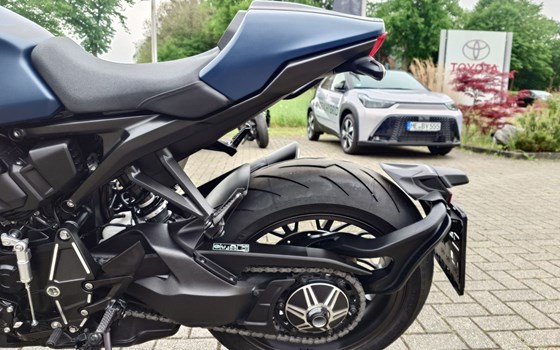 Gebrauchtmotorrad Honda CB1000R Black Edition - Bild 8