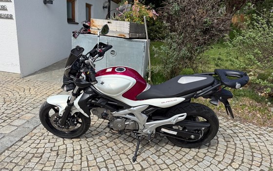 Gebrauchtmotorrad Suzuki SFV 650 Gladius - Bild 1