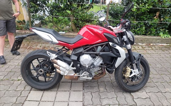 Gebrauchtmotorrad MV Agusta Brutale 675 - Bild 2