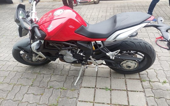Gebrauchtmotorrad MV Agusta Brutale 675 - Bild 3