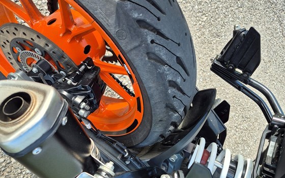 Motorrad Occasion KTM 125 Duke - Bild 10