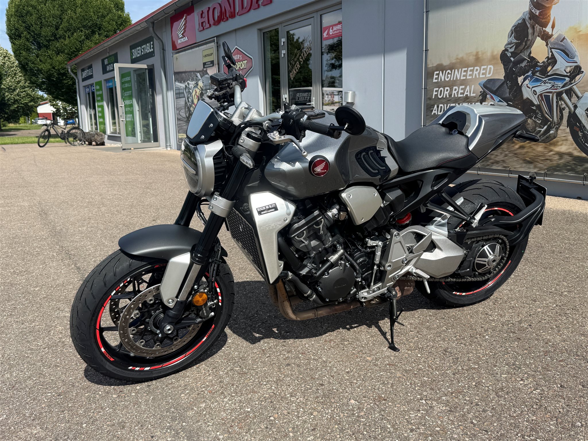 Honda CB1000R+