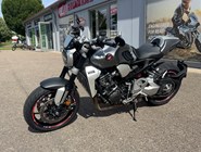 Honda CB1000R+