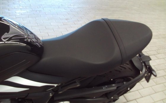 Gebrauchtmotorrad Triumph Trident 660 - Bild 6