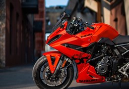 Neumotorrad Suzuki GSX-8R Daidai-Iro Edition