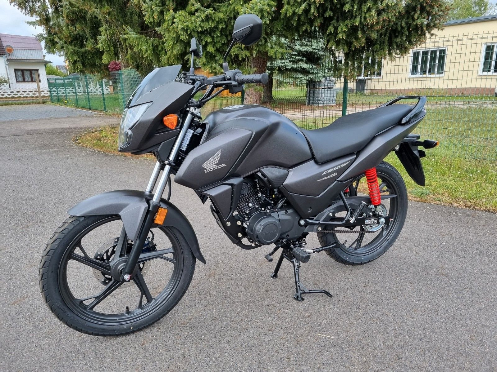 Honda CB125F