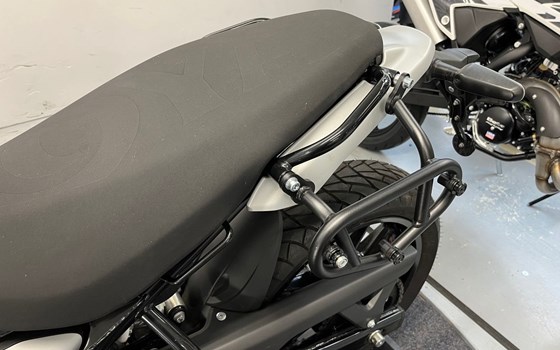 Gebrauchtmotorrad Royal Enfield Guerrilla 450 - Bild 6