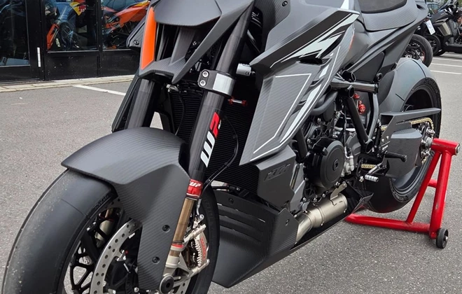 KTM 1390 SUPER DUKE RR TRACK
