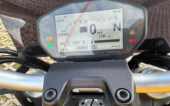Gebrauchtmotorrad Ducati Monster 821 - Bild 4