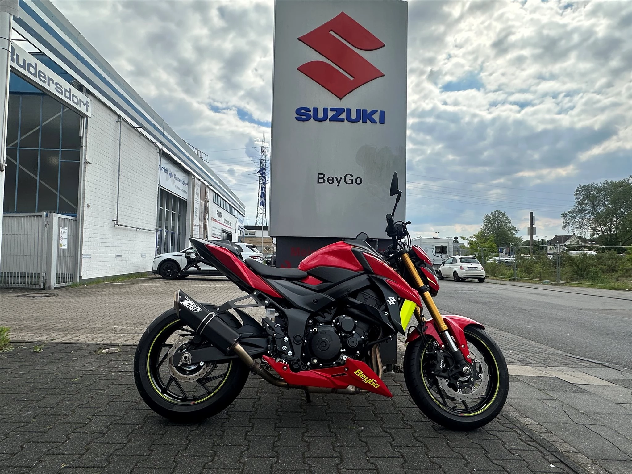 Suzuki GSX-S750