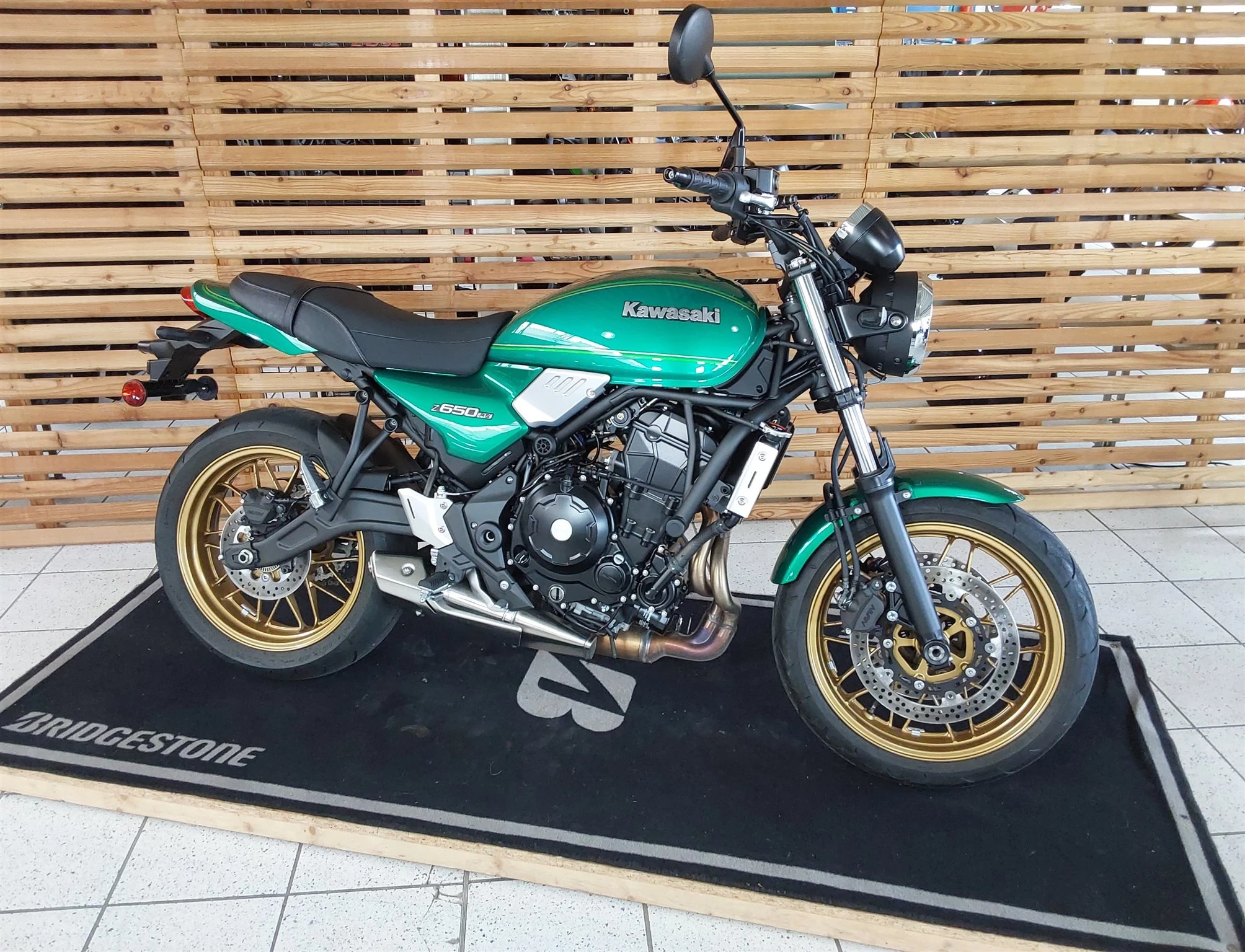 Kawasaki Z650 RS 