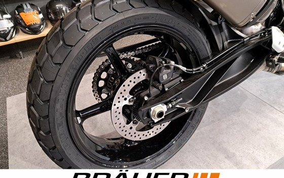 Neufahrzeug Husqvarna Svartpilen 801 - Bild 10