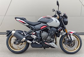 Triumph Trident 800
