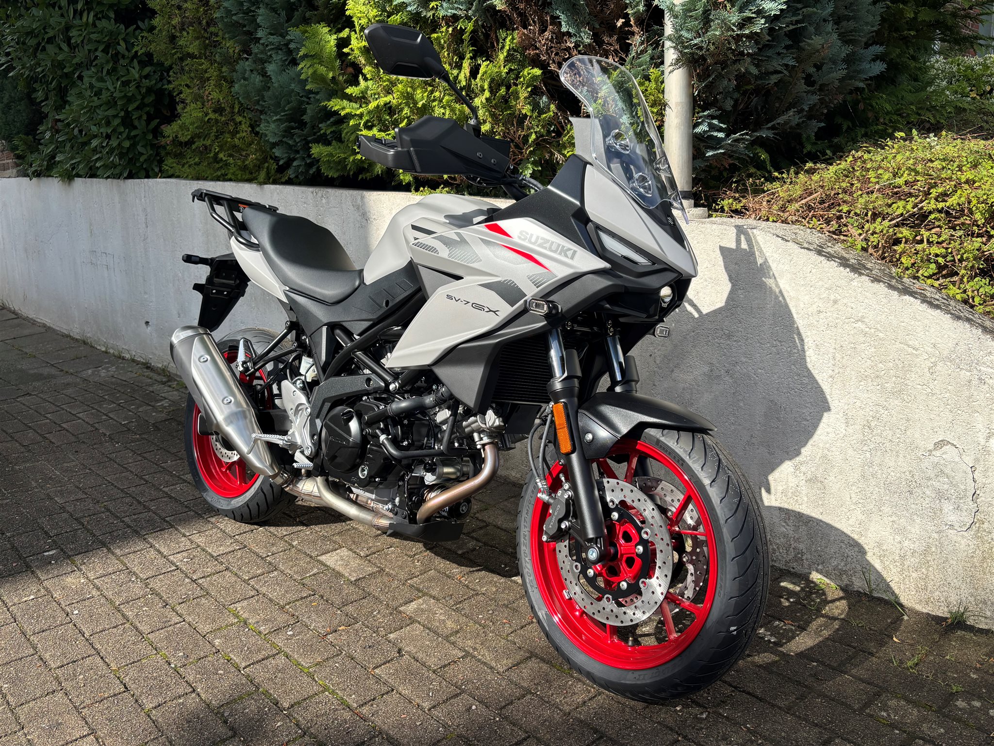 Suzuki SV-7GX