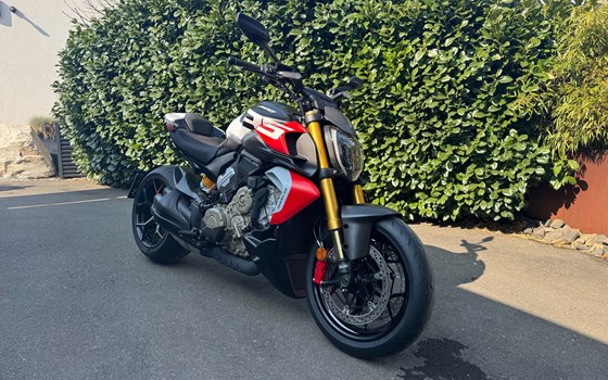 Gebrauchtmotorrad Ducati Diavel V4 RS - Bild 1