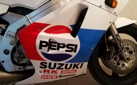 Gebrauchtmotorrad Suzuki RGV 250 - Bild 1