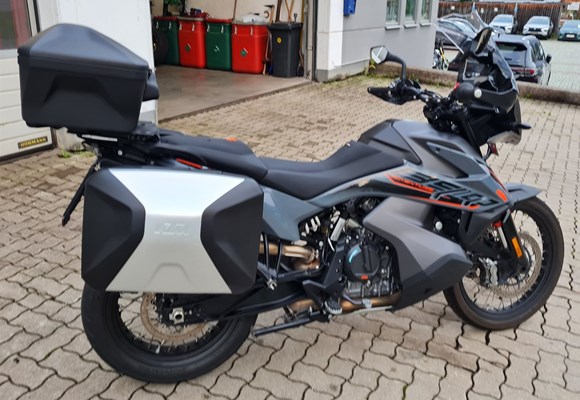 KTM 890 Adventure