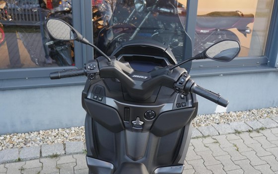 Neufahrzeug Piaggio MP3 400 Sport - Bild 9