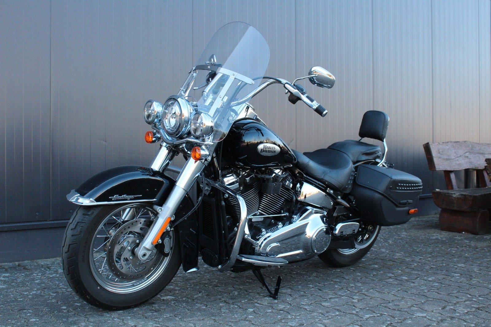 Harley-Davidson Softail Heritage Classic 114 FLHCS