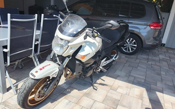 Gebrauchtmotorrad Suzuki GSR 600 - Bild 1