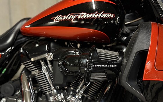 Gebrauchtmotorrad Harley-Davidson Street Glide FLHX - Bild 12