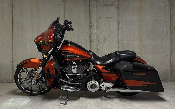 Gebrauchtmotorrad Harley-Davidson Street Glide FLHX - Bild 14