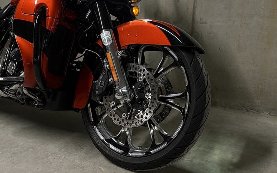 Gebrauchtmotorrad Harley-Davidson Street Glide FLHX - Bild 3