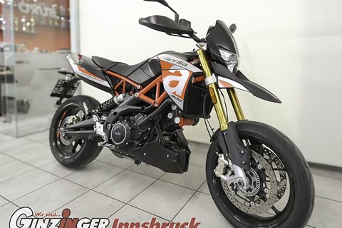 Dicke Supermotos für die Straße