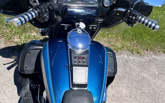 Gebrauchtmotorrad Harley-Davidson Electra Glide Classic FLHTC - Bild 8