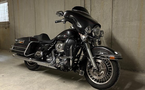 Gebrauchtmotorrad Harley-Davidson Electra Glide Classic FLHTC - Bild 2