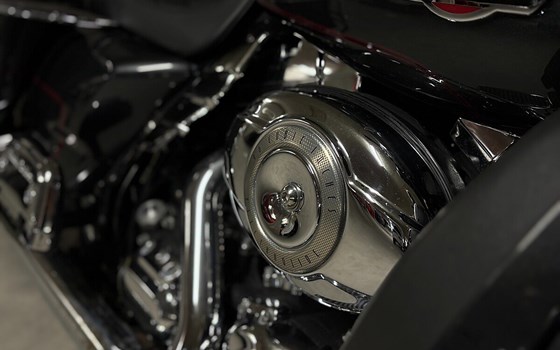 Gebrauchtmotorrad Harley-Davidson Electra Glide Classic FLHTC - Bild 4