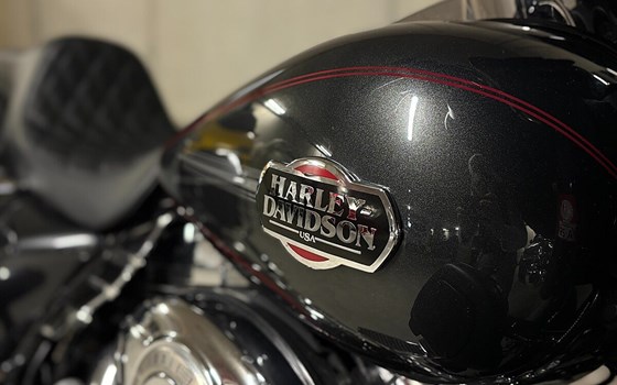 Gebrauchtmotorrad Harley-Davidson Electra Glide Classic FLHTC - Bild 5