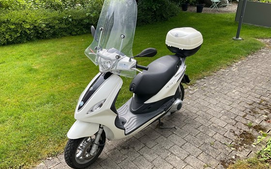 Motorrad Occasion Piaggio Fly 125 - Bild 2