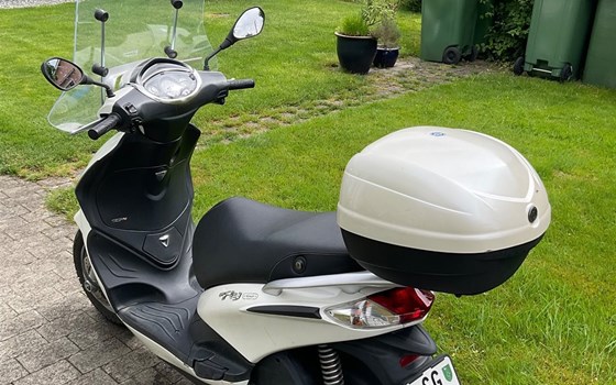 Motorrad Occasion Piaggio Fly 125 - Bild 3