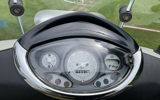 Motorrad Occasion Piaggio Fly 125 - Bild 4