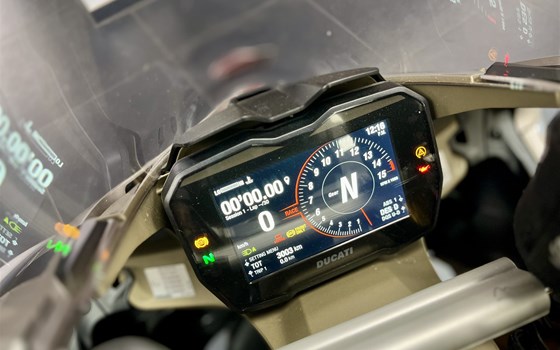 Gebrauchtmotorrad Ducati Panigale V4 S - Bild 16