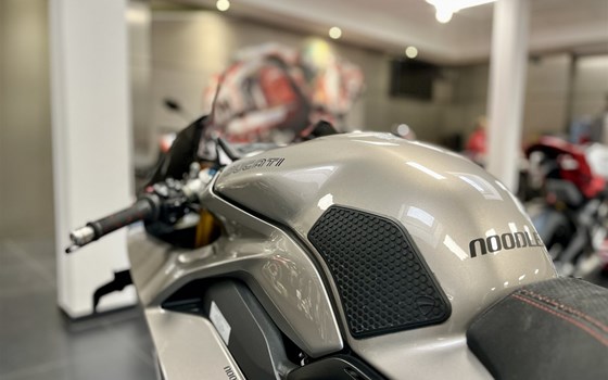 Gebrauchtmotorrad Ducati Panigale V4 S - Bild 9