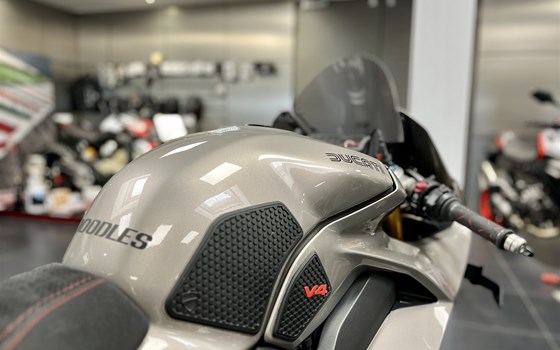 Gebrauchtmotorrad Ducati Panigale V4 S - Bild 10