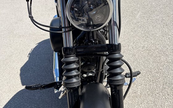 Gebrauchtmotorrad Harley-Davidson Sportster XL 883 N Iron - Bild 3