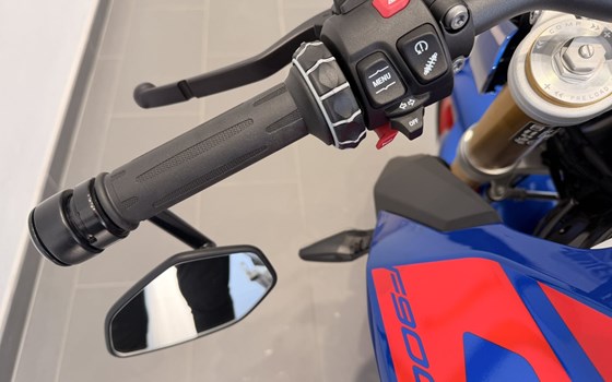 Gebrauchtmotorrad BMW F 900 R - Bild 4