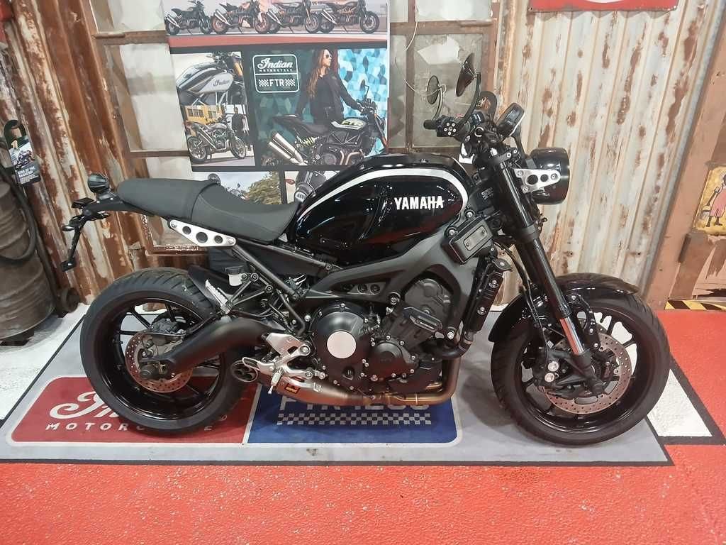 Yamaha XSR900