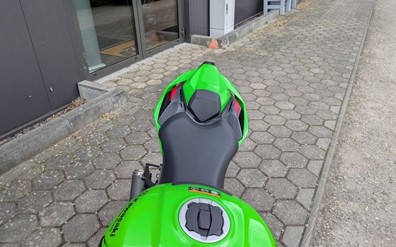 Gebrauchtmotorrad Kawasaki Ninja ZX-10R - Bild 12