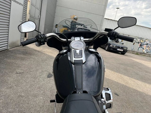 Harley-Davidson Softail Sport Glide FLSB (schwarz) - Bild 12