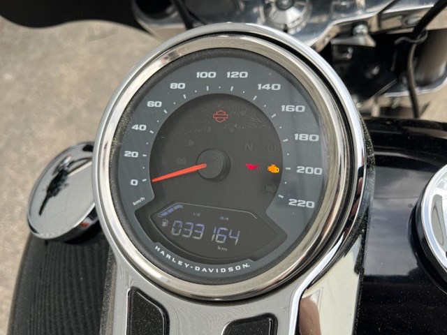 Harley-Davidson Softail Sport Glide FLSB (schwarz) - Bild 13