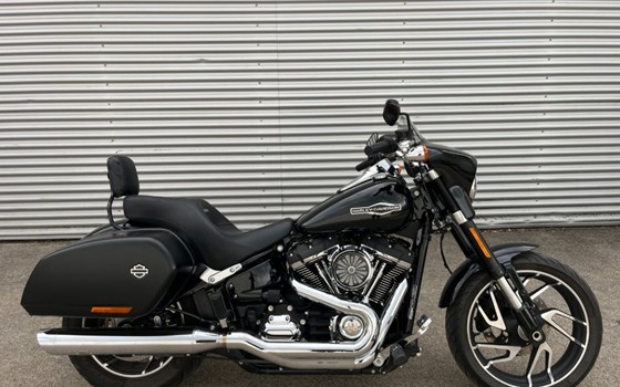 Gebrauchtmotorrad Harley-Davidson Softail Sport Glide FLSB - Bild 2