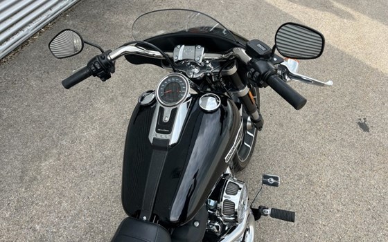 Gebrauchtmotorrad Harley-Davidson Softail Sport Glide FLSB - Bild 5