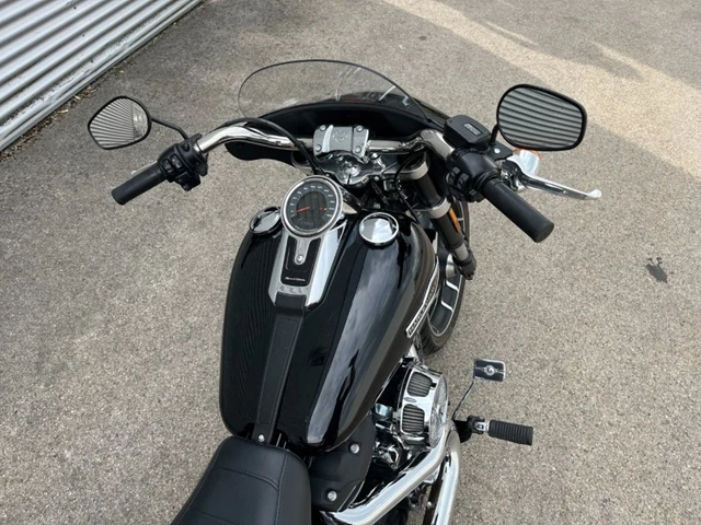 Harley-Davidson Softail Sport Glide FLSB (schwarz) - Bild 5