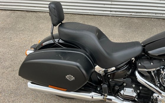 Gebrauchtmotorrad Harley-Davidson Softail Sport Glide FLSB - Bild 6