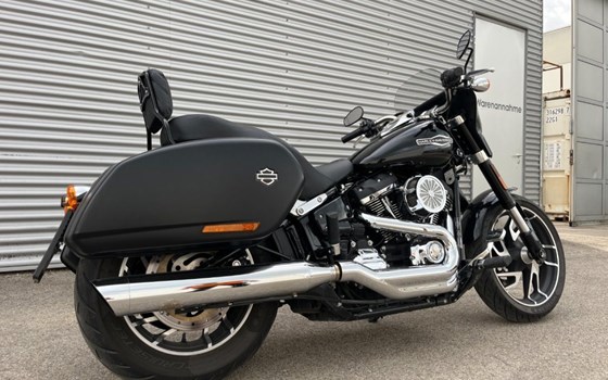 Gebrauchtmotorrad Harley-Davidson Softail Sport Glide FLSB - Bild 8